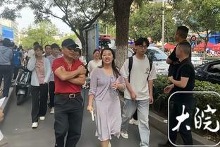 足球报谈达胡德事件：归化球员能提升球队实力，但管理风险很大